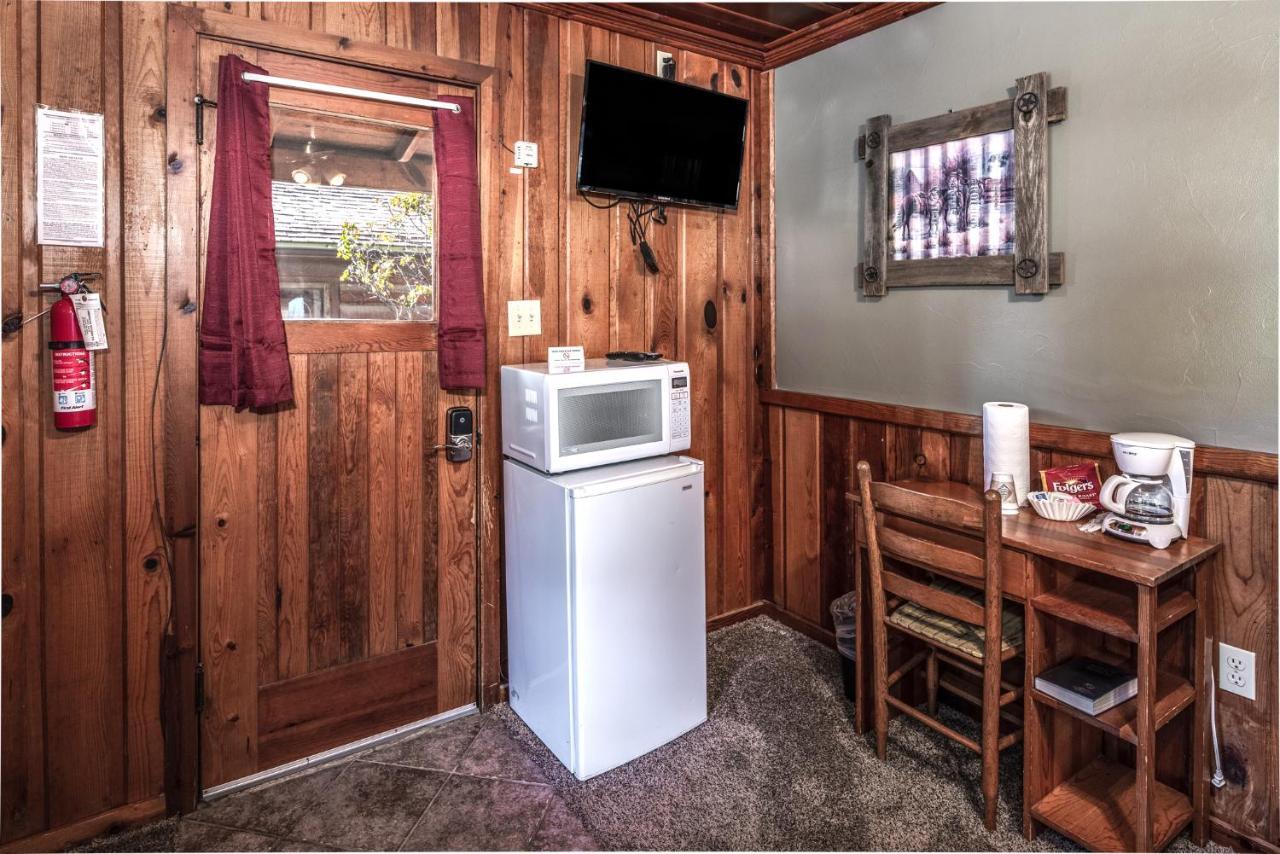 Apache Village 5, Queen Bed, Midtown, Sleeps 2 鲁伊多索 外观 照片